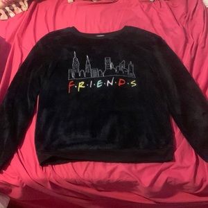 This very cute black friends shirt 🥰!